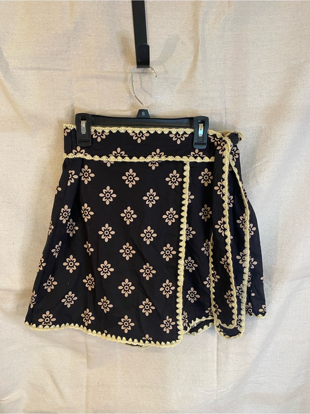 Women’s 100% Cotton Black Wrap Skorts With Stitched Trim 0081